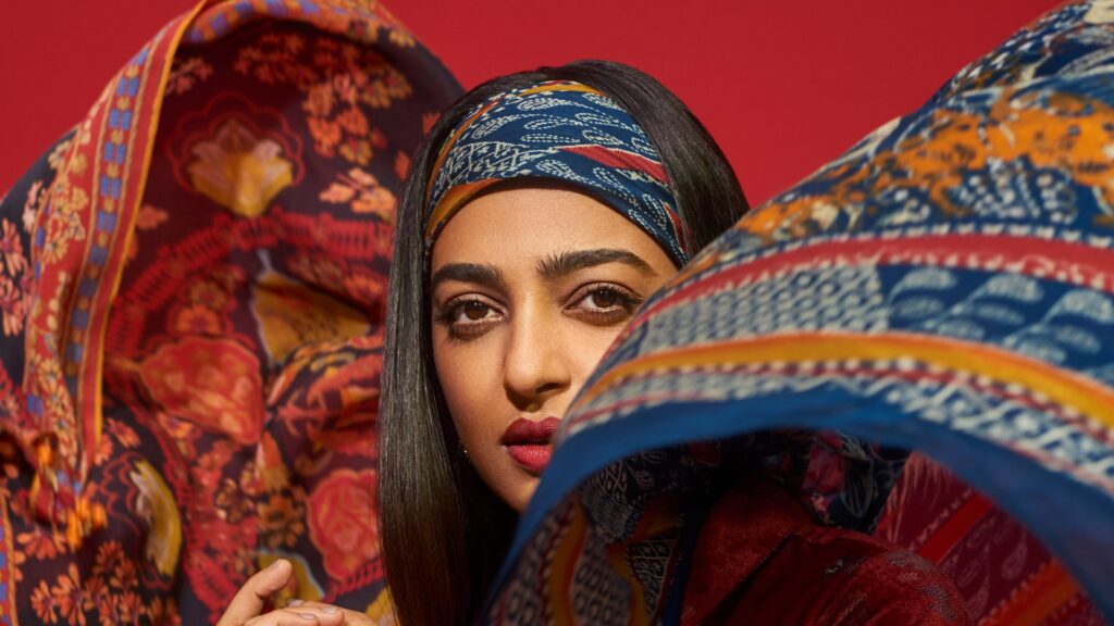 How to Wear A Scarf? Take Tips from Radhika Apte - 1