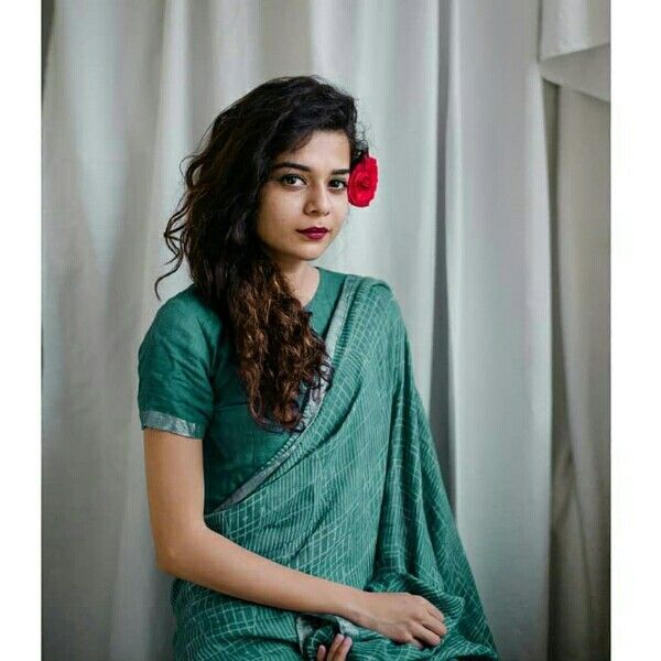 If You Are A Saree Lover, You Need to Check Out Mithila Palkar’s Photos! - 1