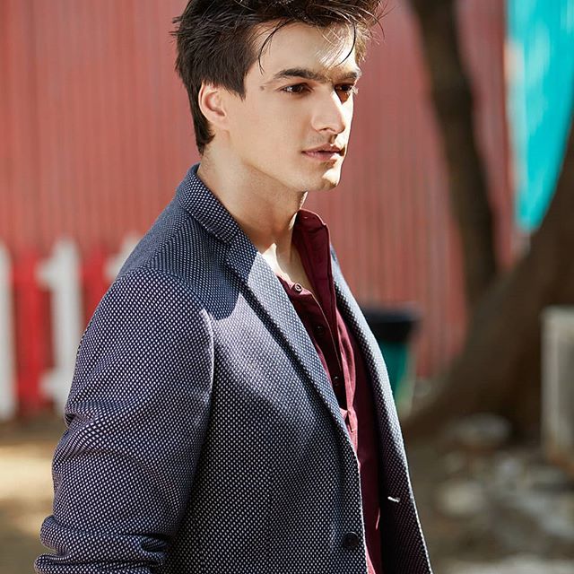 If you have a crush on Mohsin Khan, here are some things you need to look at now - 4