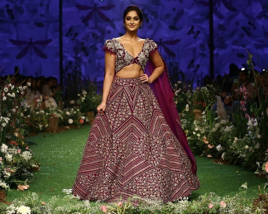 Ileana D’Cruz looks intense in a purple lehenga set with zardozi embroidery, see pics inside! - 1
