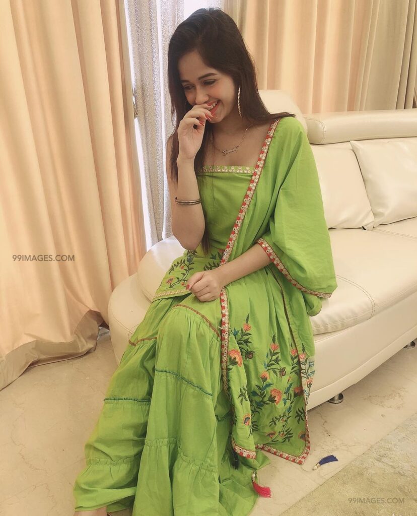 Jannat Zubair, Ashnoor Kaur, Shirley Setia: 6 Stylish Ways to Wear Green - 2