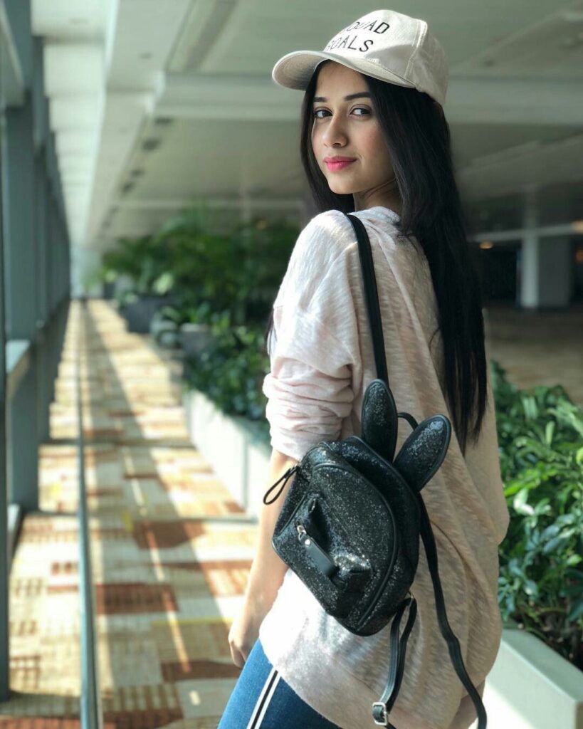 Jannat Zubair’s Airport Style that will inspire your vacation wardrobe! - 2