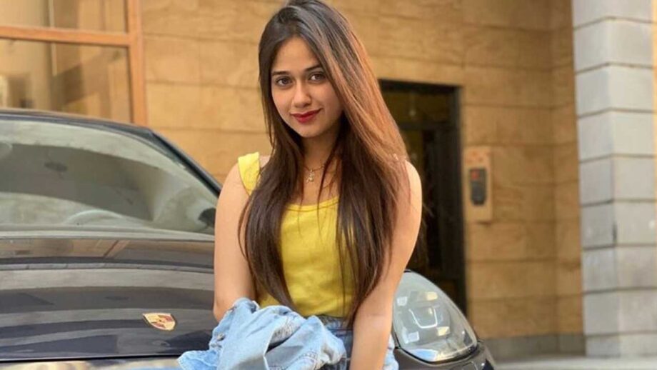 Jannat Zubair’s Airport Style that will inspire your vacation wardrobe!