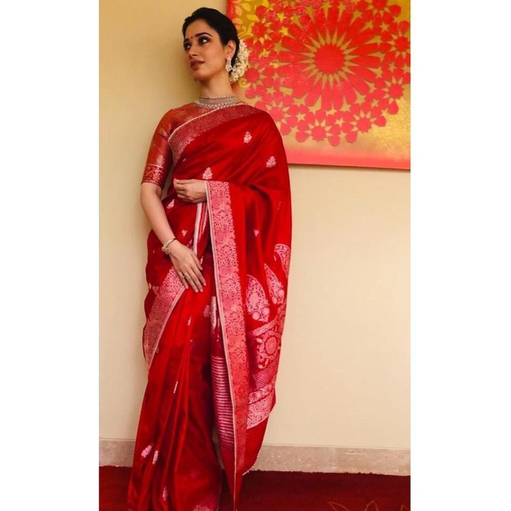 Keerthy Suresh, Nayanthara, Shruti Hassan, Tamannah Bhatia, Rashi Khanna: Who Carries Mysore Silk Saree Better? - 1