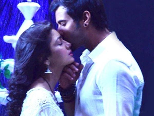 Kumkum Bhagya: Abhi and Pragya’s ‘KISS’ moments 6