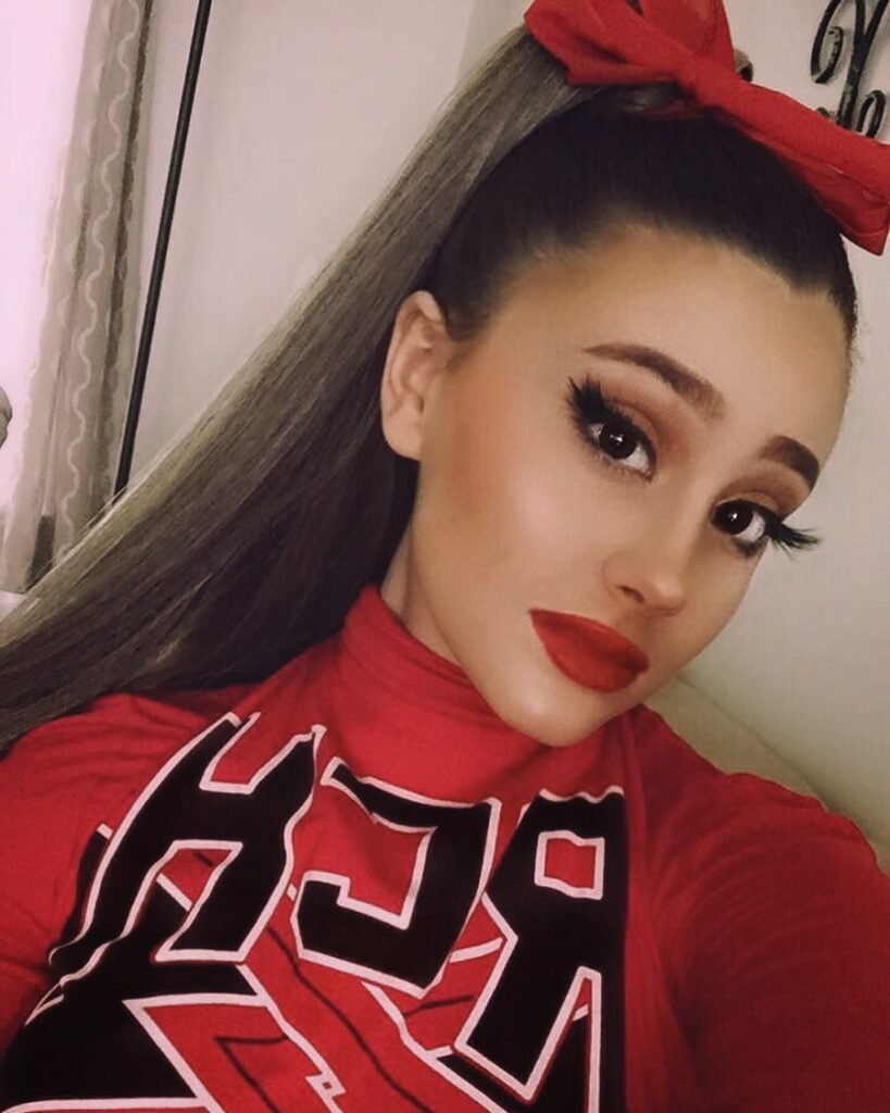 Meet Ariana Grande’s lookalike Paige Niemann on Tiktok - 1