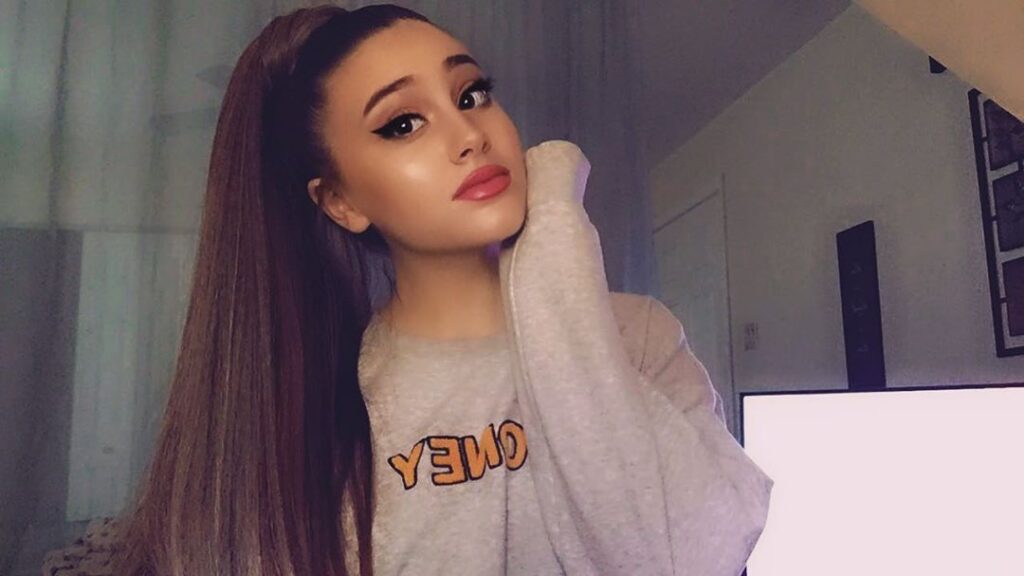 Meet Ariana Grande’s lookalike Paige Niemann on Tiktok - 2