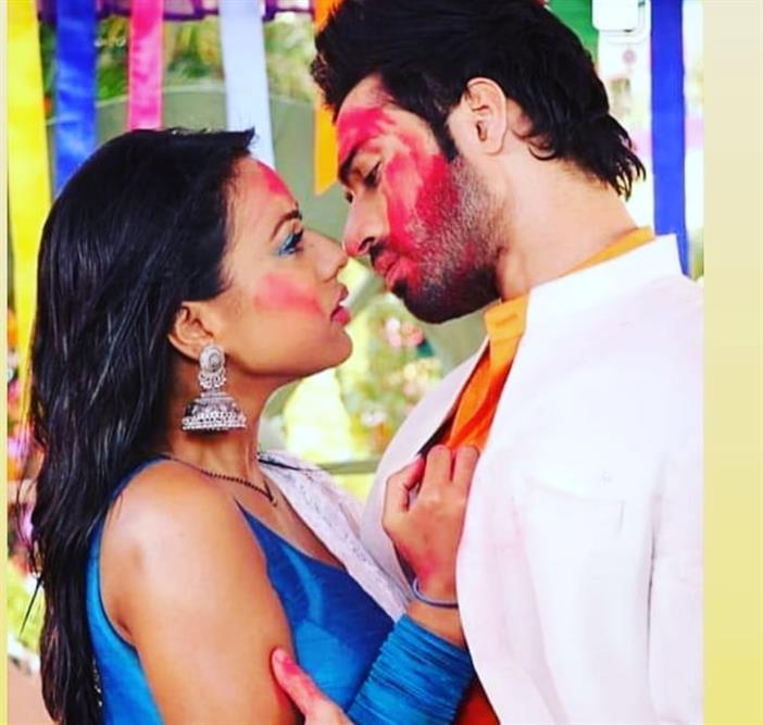 Naagin: Dev and Brinda’s ROMANCE caught on camera - 3