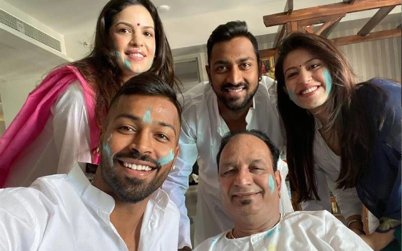 Pictures That Prove Hardik Pandya Is The Perfect Family Man - 3