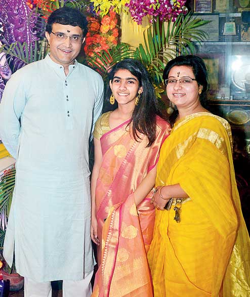 Pictures That Prove Sourav Ganguly Is The Perfect Family Man - 0