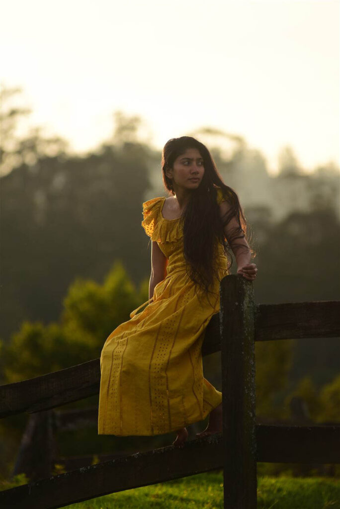 Radhika Pandit, Sai Pallavi, Samantha Akkineni, Anushka Shetty, Hansika Motwani: Tollywood Celebrities Who Are Slaying In Yellow Outfits - 4