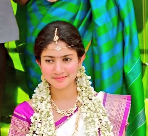 Radhika Pandit, Sai Pallavi, Samantha Akkineni, Anushka Shetty, Hansika Motwani: Top 5 South Indian Wedding Saree Trends That You Should Follow - 2