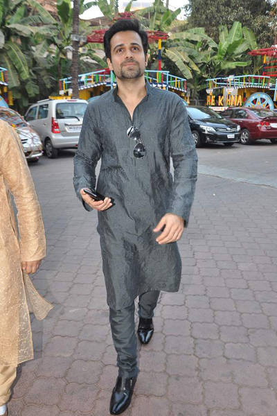 Ranveer Singh, Emraan Hashmi, Kartik Aryan, Hrithik Roshan: The Celebs-Inspired Traditional Kurta Collection You Should Try - 3