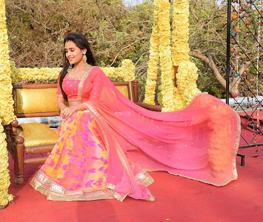 Rhea Sharma’s Instagram is giving us fairy tale goals in this dreamy lehenga! - 6