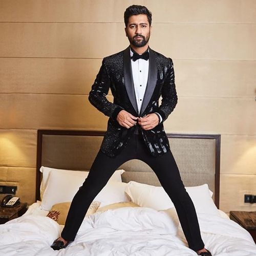 Ranveer Singh, Kartik Aaryan, Varun Dhawan, Vicky Kaushal, Hrithik Roshan: 9 Stylish Bollywood Actors You Should Follow If You Love Fashion - 6