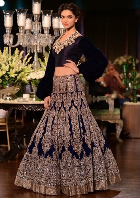 Sara Ali Khan, Aishwarya Rai, Deepika Padukone, Kareena Kapoor Khan: Add This Embellished Lehenga To Your Wishlist Right Now! - 4