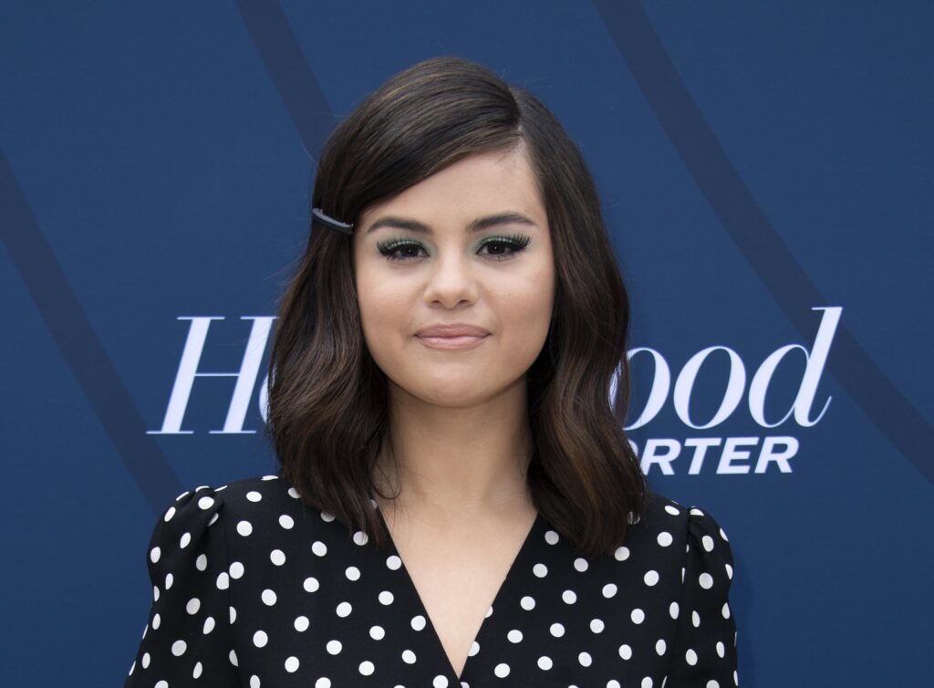 Selena Gomez in short hair or long hair: Rate Now - 0