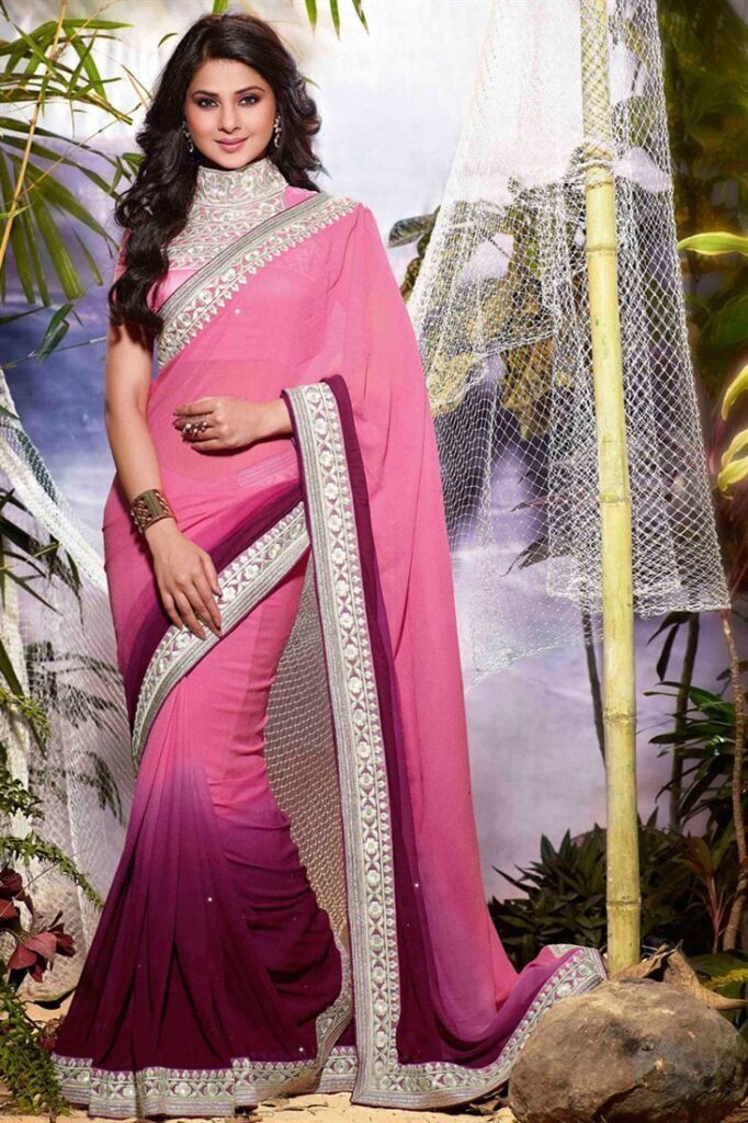 Shrenu Parikh Vs Rhea Sharma Vs Jennifer Winget: Best Celebrity Silk Saree Looks! - 4