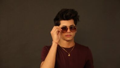 Siddharth Nigam’s Sunglasses Is A Quintessential Style Statement!