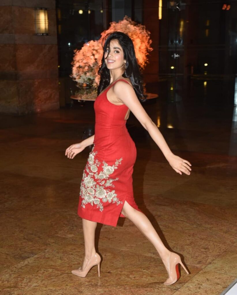 Silhouette Delight: How Kiara Advani To Jacqueline Fernandez, Janhvi Kapoor stun in red - 1