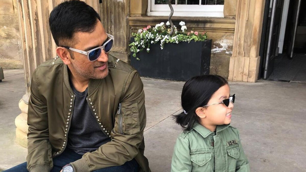 Adorable Father-Daughter Moments Of MS Dhoni and Ziva - 4