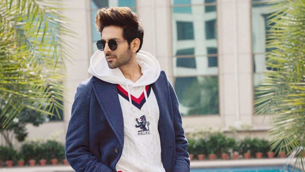 Take Tips From Ranveer Singh, Kartik Aaryan, Vicky Kaushal, And Hrithik Roshan On How To Look Good In Sweaters? - 2