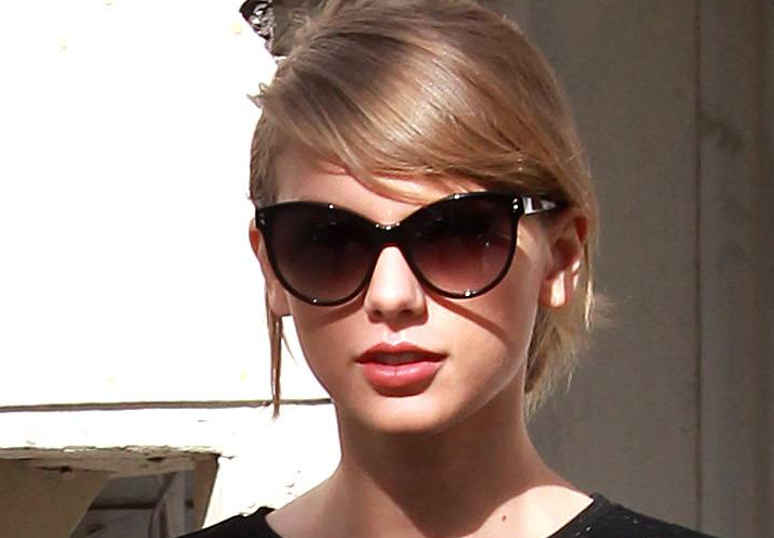 Taylor Swift’s Sunglass Is A Quintessential Style Statement! - 2