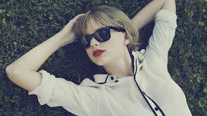 Taylor Swift’s Sunglass Is A Quintessential Style Statement! - 0