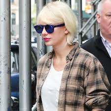 Taylor Swift’s Sunglass Is A Quintessential Style Statement! - 4