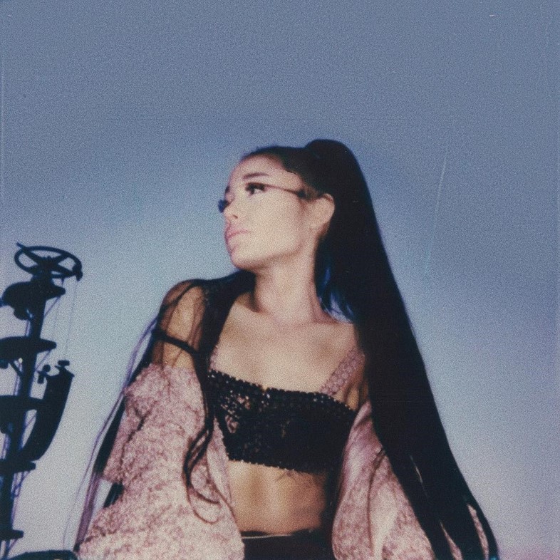 These Instagram Photos Proved Ariana Grande Is A True Fashion Diva - 1