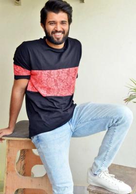 Vijay Deverakonda, Yash, Prabhas, Allu Arjun’s Casual Outfits To Look Stylish For Your Workplace! - 0