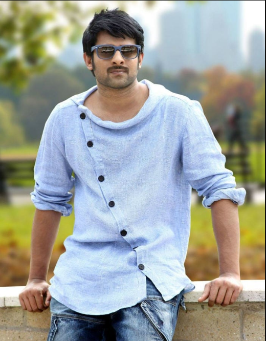 Prabhas, Allu Arjun, Yash, Mahesh Babu, Vijay Deverakonda, Naga Chaitanya: 9 Stylish Tollywood Actors You Should Follow If You Love Fashion - 1