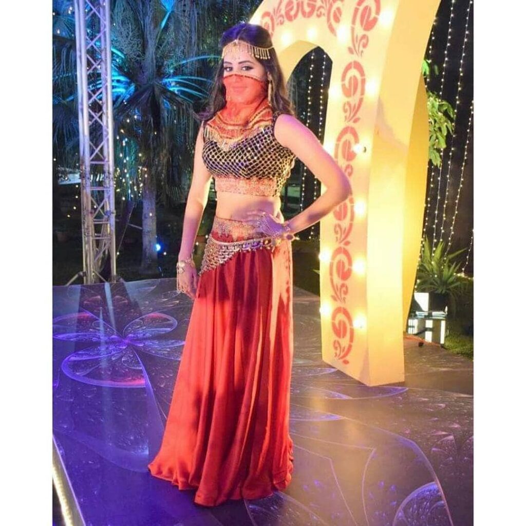 Yeh Rishtey Hain Pyaar Ke: Extremely good-looking Mishti in her traditional attires - 8