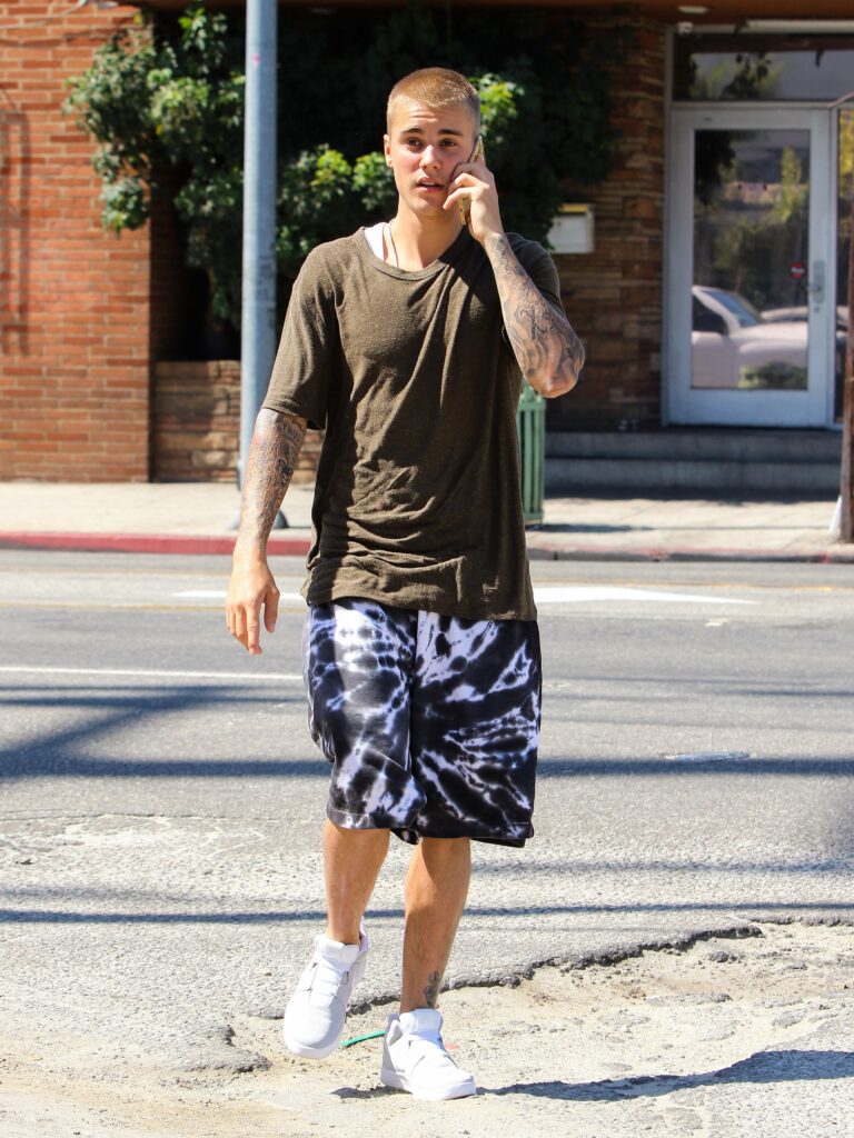 Justin Bieber’s Comfortable Outfits That Can Be Your Fashion Inspiration During Self-Quarantine - 5