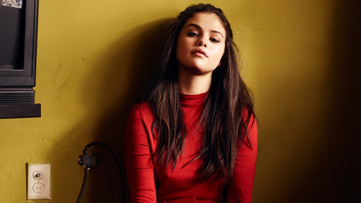 5 Selena Gomez's Songs Perfect For Falling in Love!