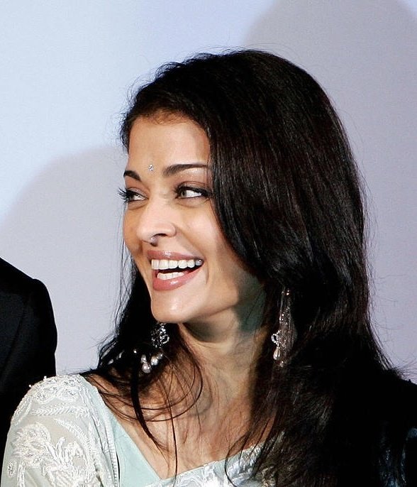 Aishwarya Rai Bachchan’s Education And Qualification Details Revealed - 2