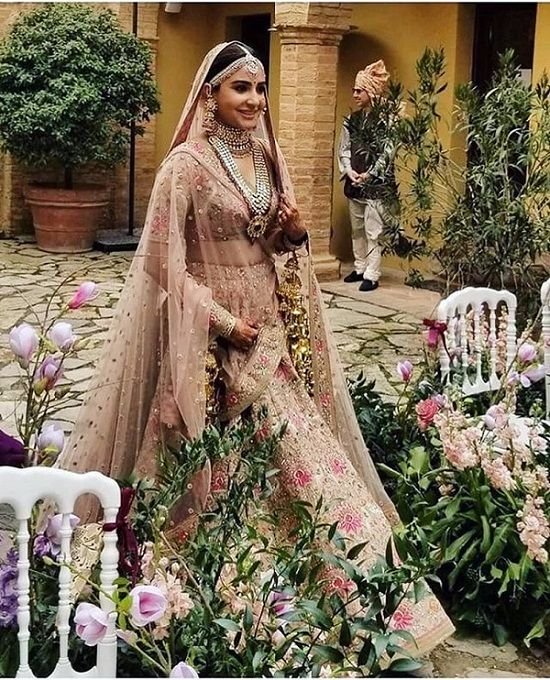 Anushka Sharma In Sabyasachi Outfits, Check List! - 2