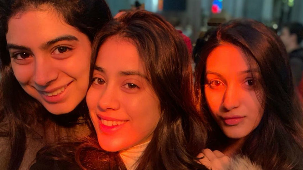 Anushka Sharma, Janhvi Kapoor, Priyanka Chopra Jonas, Alia Bhatt: Bollywood Actress and their BFF Moments - 0