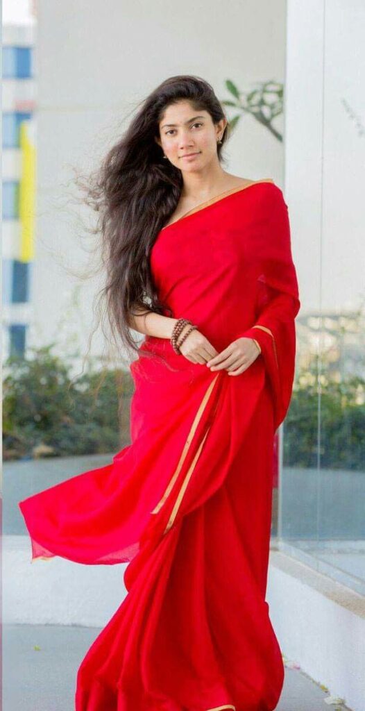 Anushka Shetty, Sai Pallavi and Samantha Akkineni look fresh as a rose in this cool red avatar - 0