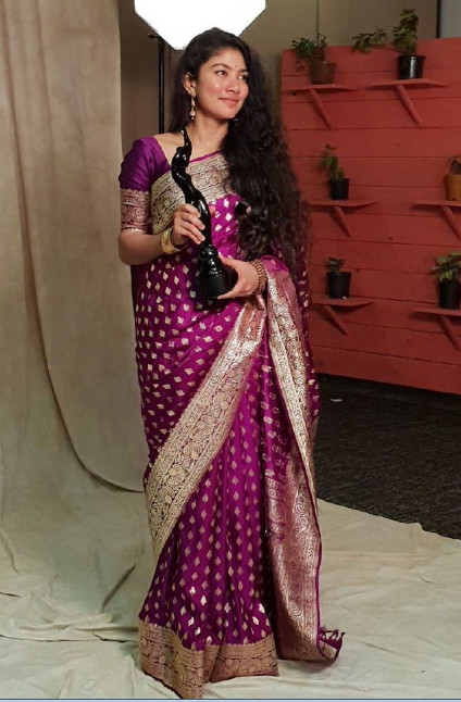 Anushka Shetty, Sai Pallavi, Samantha Akkineni: Who Carries Banarsi Saree Better? - 2