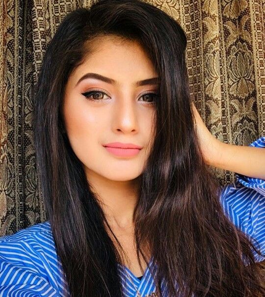 Arishfa Khan Looks Breathtakingly Beautiful in These Selfies! - 1