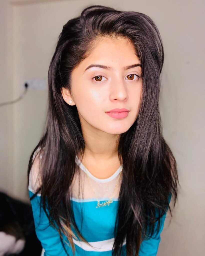 Arishfa Khan’s Casual No-Makeup Look! - 0