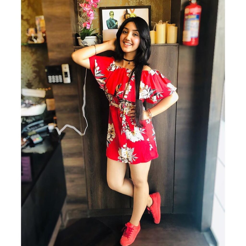 Ashnoor Kaur’s RED-Hot Look! - 0