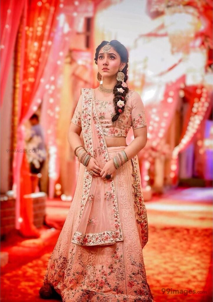 Ashnoor Kaur Leaves Internet Amazed With Her Stylish Ensembles - 3