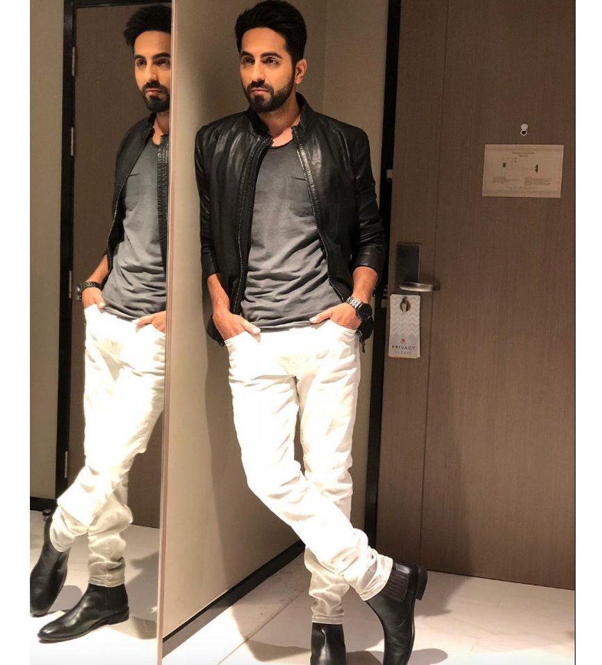 Ayushmann Khurrana, Shahid Kapoor, Varun Dhawan: These Celebs Are Wearing White Jeans In Style - 1