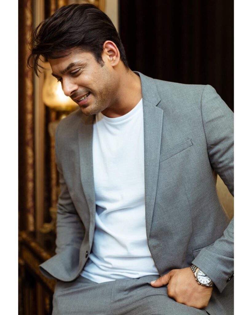 Coolest looks of Sidharth Shukla in suits - 2