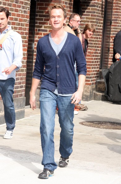 Brad Pitt, Chris Hemsworth, Neil Patrick Harris, Dwayne Johnson, Robert Pattinson: 5 Excellent Men’s Casual Fashion Tips! - 6