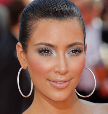 Check Out:  7 Stunning Kim Kardashian’s Eye Makeup Looks! - 4