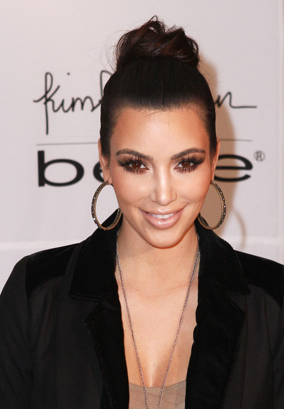 Check Out:  7 Stunning Kim Kardashian’s Eye Makeup Looks! - 2