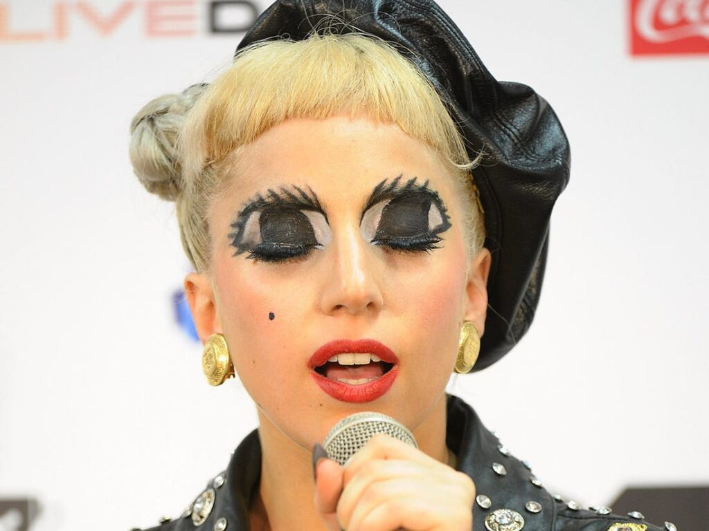 Check Out! Lady Gaga’s Different Eyeshadow Looks - 0